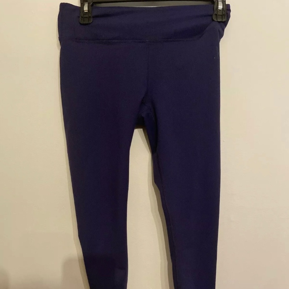 High waisted Blue fabletics leggings.